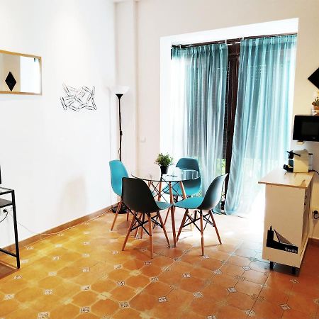 Style Apartment El Patio Triana Севилья Экстерьер фото